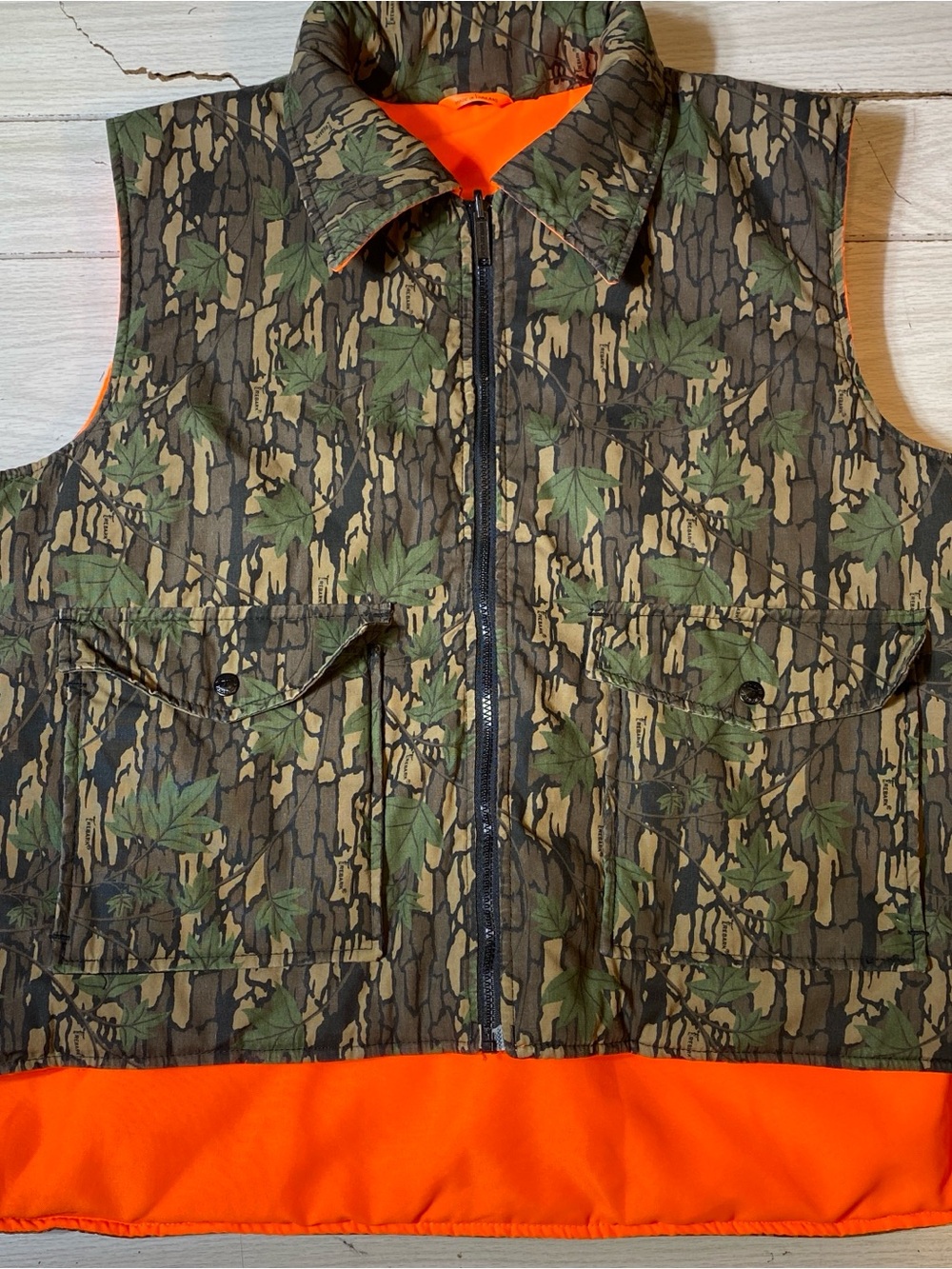 VTG Pella Reversible Camo Zip Up Vest Adult Large  Green Trebark Blaze Orange